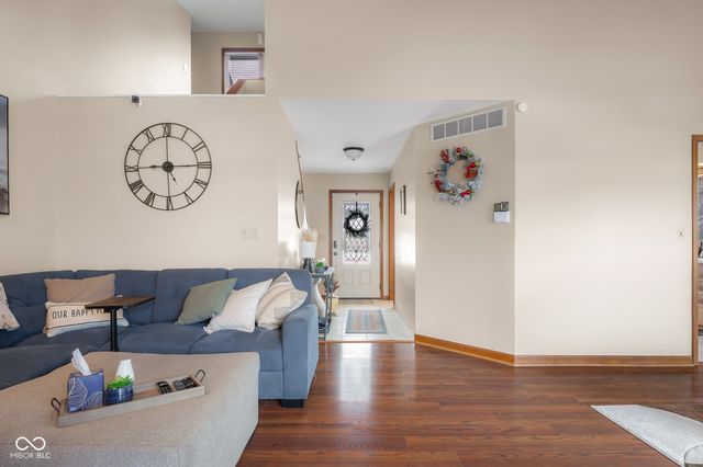 2917 Silver Fox Drive, Columbus, IN 47203