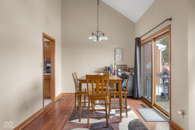 2917 Silver Fox Drive, Columbus, IN 47203