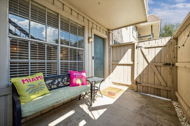 855 Augusta Drive 27, Houston, TX 77057