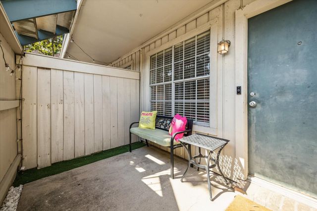 855 Augusta Drive 27, Houston, TX 77057