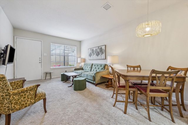 855 Augusta Drive 27, Houston, TX 77057