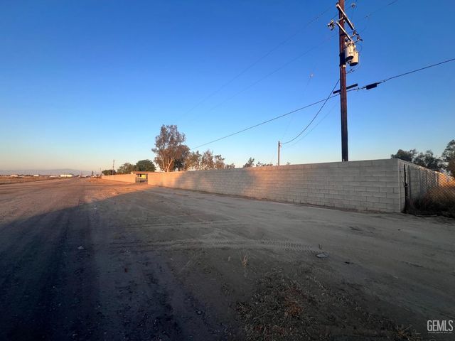 22213 Snow Road, Bakersfield, CA 93314