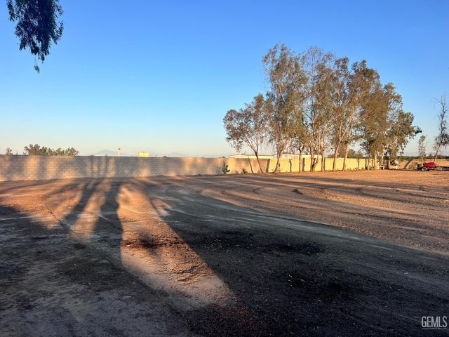22213 Snow Road, Bakersfield, CA 93314