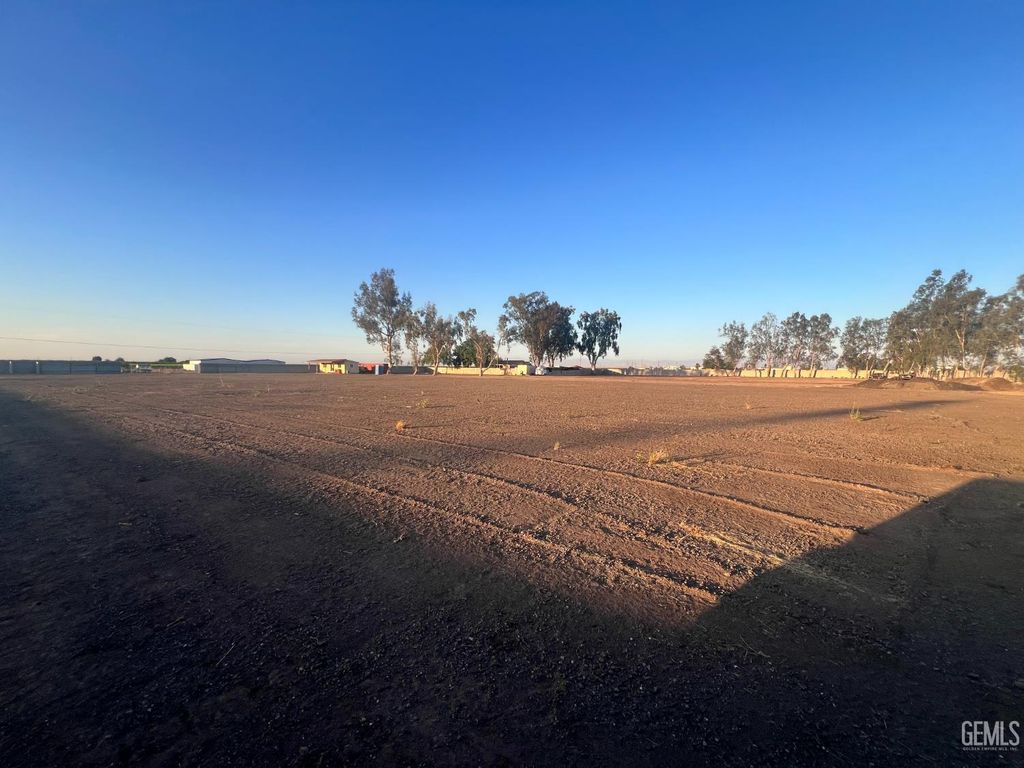 22213 Snow Road, Bakersfield, CA 93314