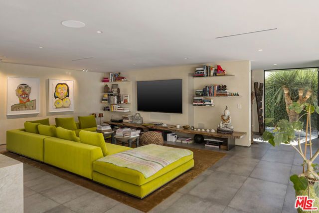 1087 Moraga Drive, Los Angeles, CA 90049