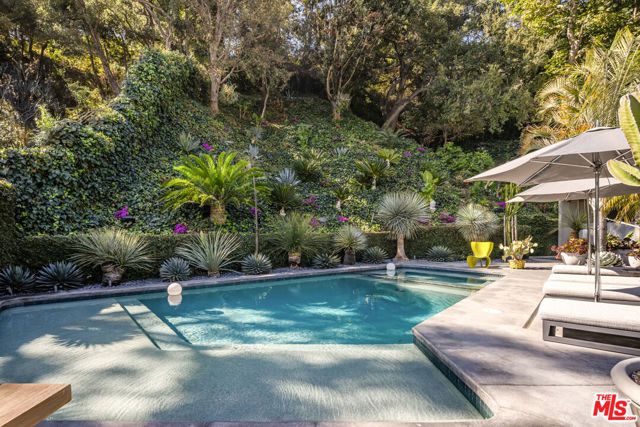 1087 Moraga Drive, Los Angeles, CA 90049