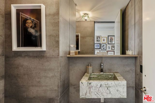 1087 Moraga Drive, Los Angeles, CA 90049