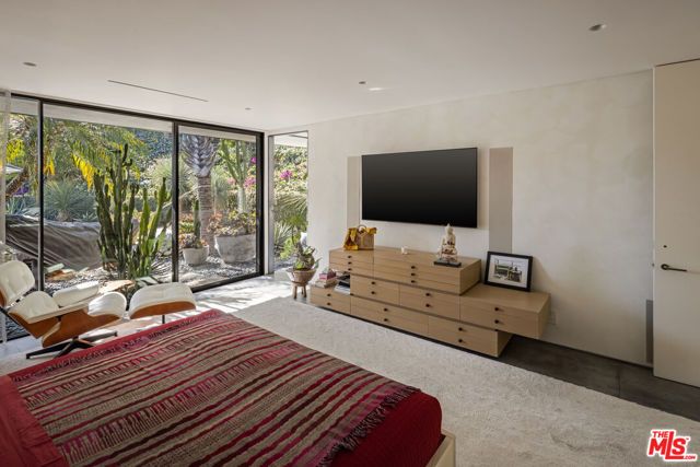 1087 Moraga Drive, Los Angeles, CA 90049