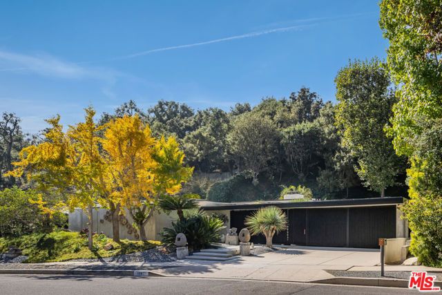 1087 Moraga Drive, Los Angeles, CA 90049