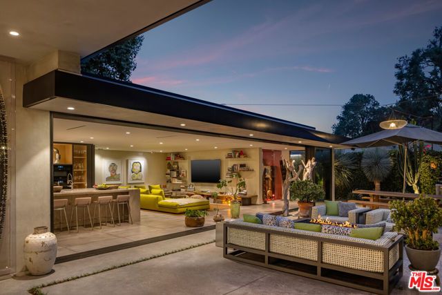 1087 Moraga Drive, Los Angeles, CA 90049