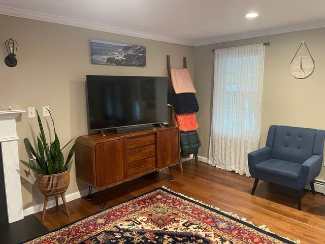 7 Lauren Ln, Sturbridge, MA 01518