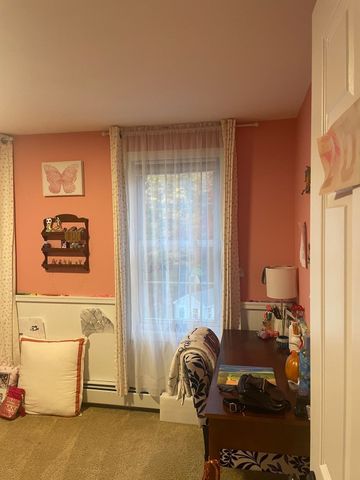 7 Lauren Ln, Sturbridge, MA 01518