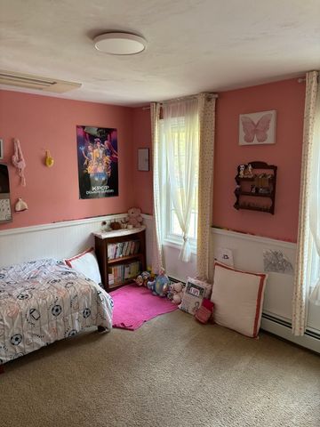 7 Lauren Ln, Sturbridge, MA 01518