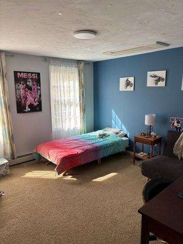 7 Lauren Ln, Sturbridge, MA 01518