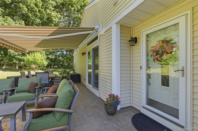 10 Pheasant Trail, Coram, NY 11727