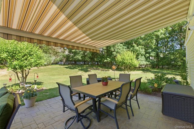 10 Pheasant Trail, Coram, NY 11727