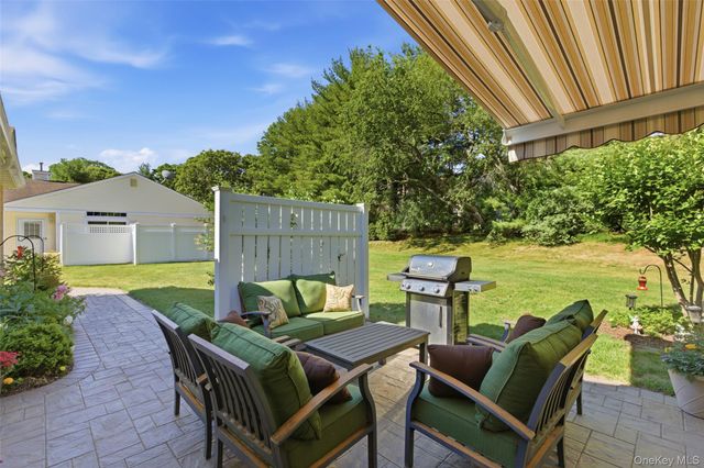 10 Pheasant Trail, Coram, NY 11727