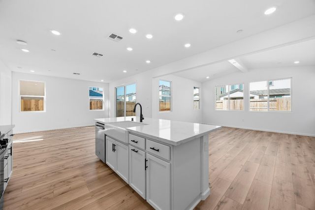 4401 Canyon Coral Way, Rancho Cordova, CA 95742