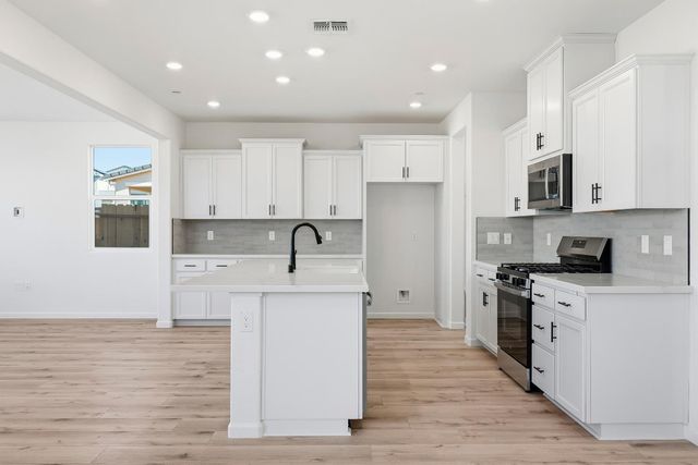 4401 Canyon Coral Way, Rancho Cordova, CA 95742