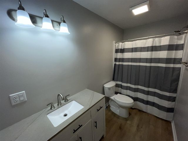 913 Pine Avenue, Alma, MI 48801