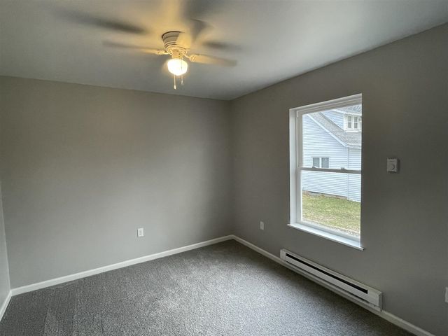 913 Pine Avenue, Alma, MI 48801