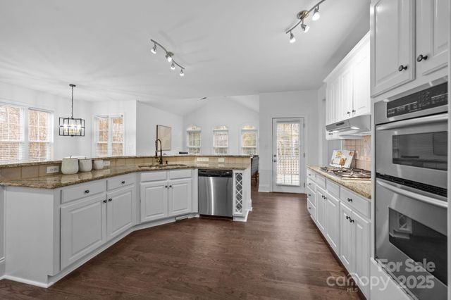 7909 Bay Pointe Drive, Denver, NC 28037