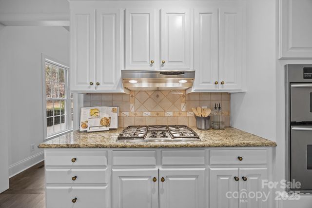 7909 Bay Pointe Drive, Denver, NC 28037