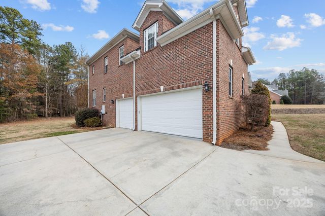 7909 Bay Pointe Drive, Denver, NC 28037