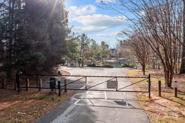 7909 Bay Pointe Drive, Denver, NC 28037