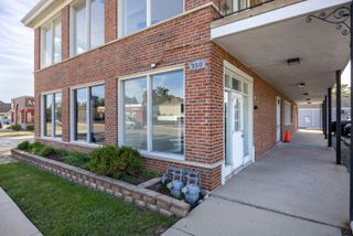 350 N York Street 1, Elmhurst, IL 60126