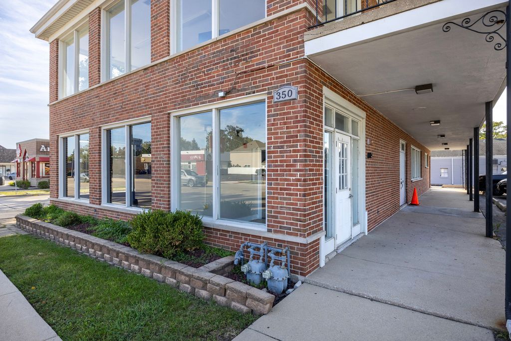 350 N York Street 1, Elmhurst, IL 60126