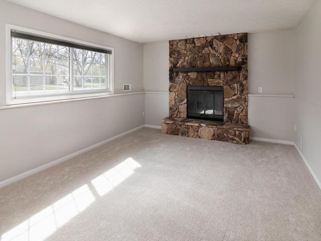 1743 Presidential Lane, Shakopee, MN 55379