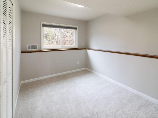 1743 Presidential Lane, Shakopee, MN 55379