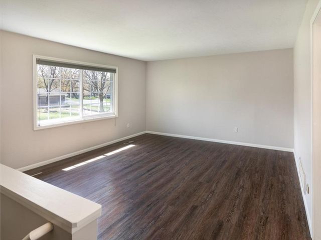 1743 Presidential Lane, Shakopee, MN 55379