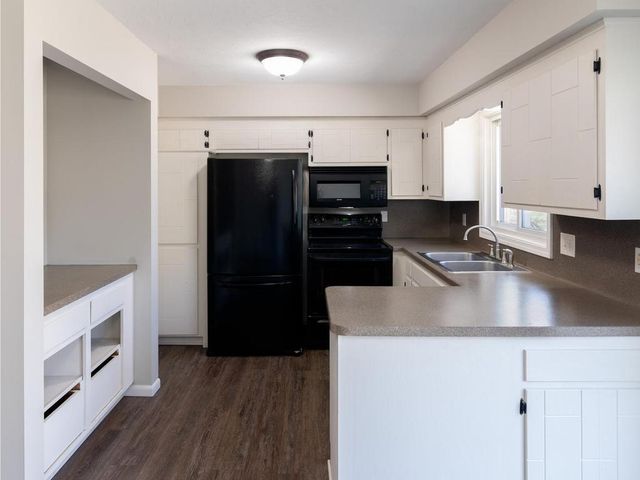 1743 Presidential Lane, Shakopee, MN 55379