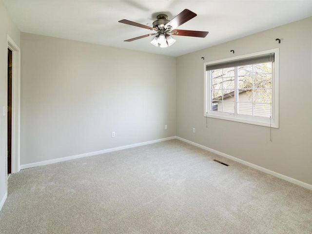 1743 Presidential Lane, Shakopee, MN 55379