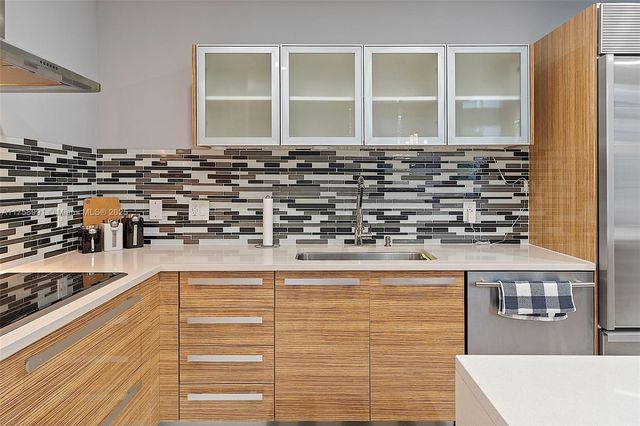 2020 N Bayshore Dr TH 104, Miami, FL 33137