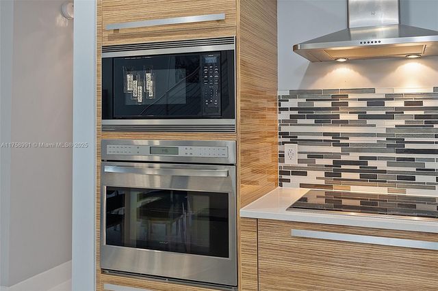 2020 N Bayshore Dr TH 104, Miami, FL 33137