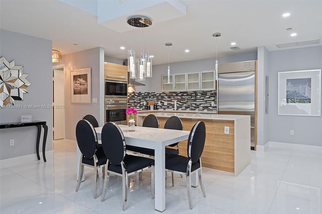 2020 N Bayshore Dr TH 104, Miami, FL 33137