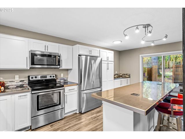 14825 Sw 106TH Ave, Portland, OR 97224