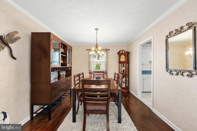 8 DAN RD, Hamilton, NJ 08620
