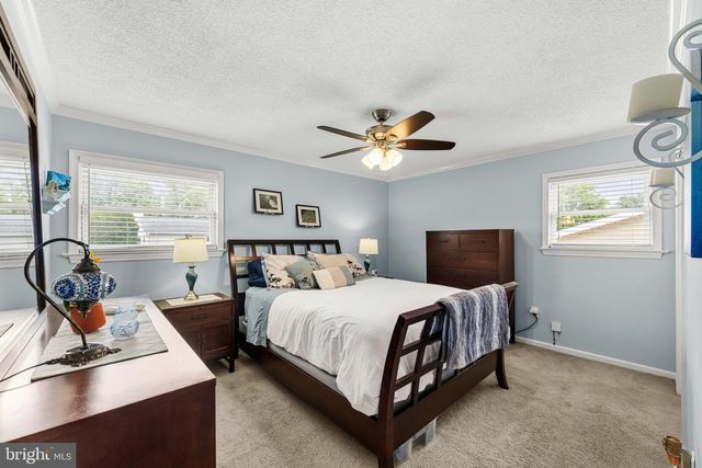 8 DAN RD, Hamilton, NJ 08620