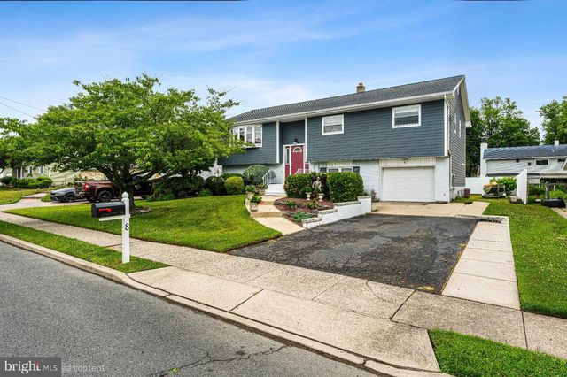 8 DAN RD, Hamilton, NJ 08620