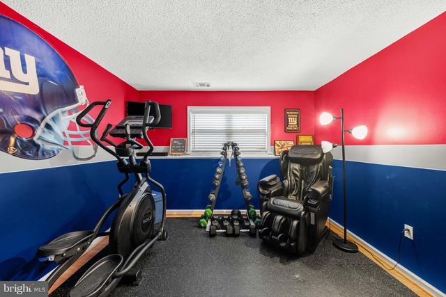 8 DAN RD, Hamilton, NJ 08620