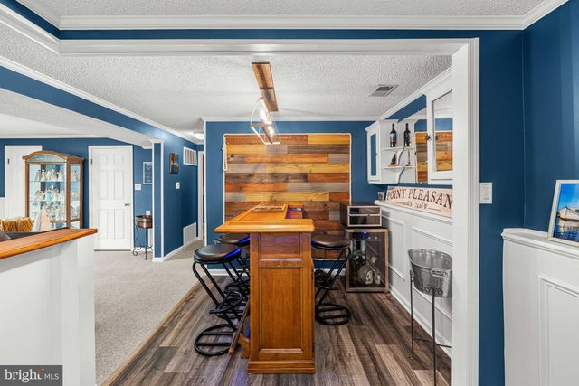 8 DAN RD, Hamilton, NJ 08620
