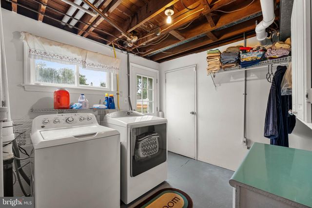8 DAN RD, Hamilton, NJ 08620