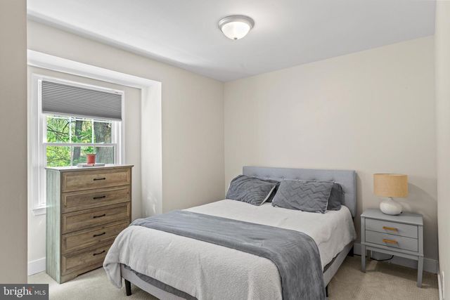 908 ASHBURN ST, Herndon, VA 20170