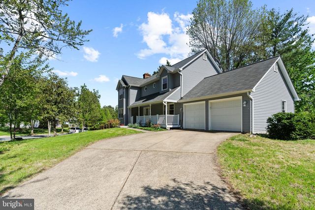 908 ASHBURN ST, Herndon, VA 20170
