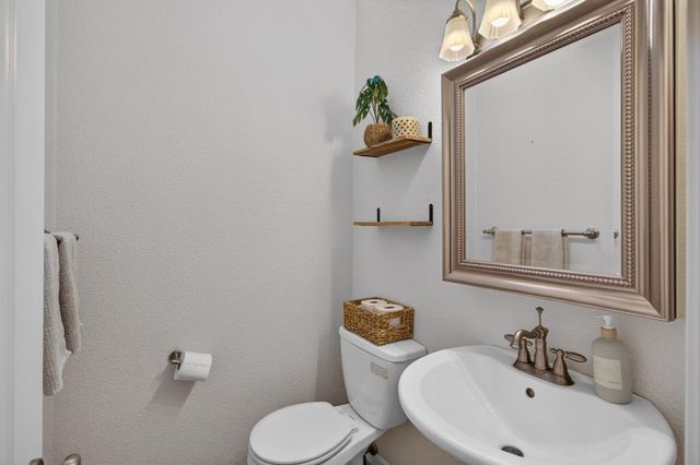 7047 La Costa Ln, Citrus Heights, CA 95621