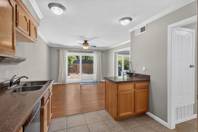 7047 La Costa Ln, Citrus Heights, CA 95621